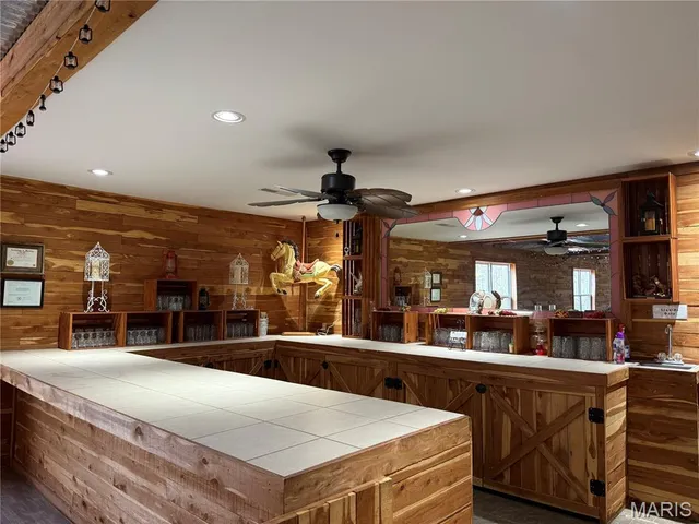 $750,000 | 480 North Lindsey Road, Winfield, MO 63389