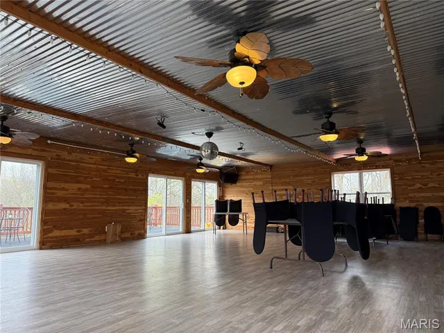 $750,000 | 480 North Lindsey Road, Winfield, MO 63389