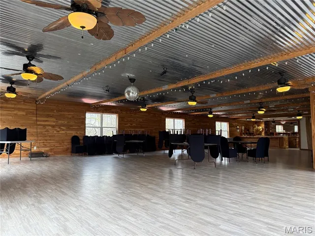 $750,000 | 480 North Lindsey Road, Winfield, MO 63389