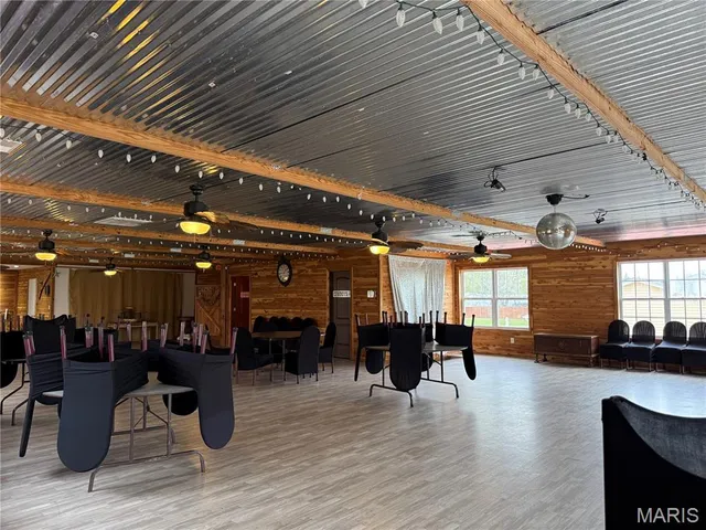 $750,000 | 480 North Lindsey Road, Winfield, MO 63389