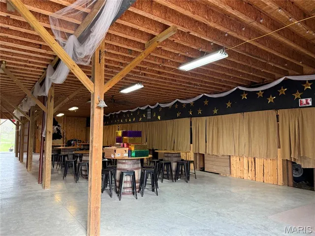 $750,000 | 480 North Lindsey Road, Winfield, MO 63389