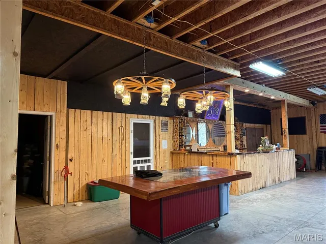 $750,000 | 480 North Lindsey Road, Winfield, MO 63389