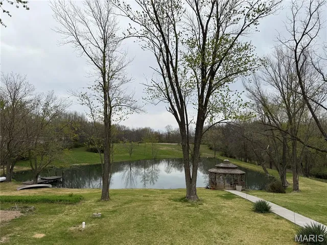 $750,000 | 480 North Lindsey Road, Winfield, MO 63389