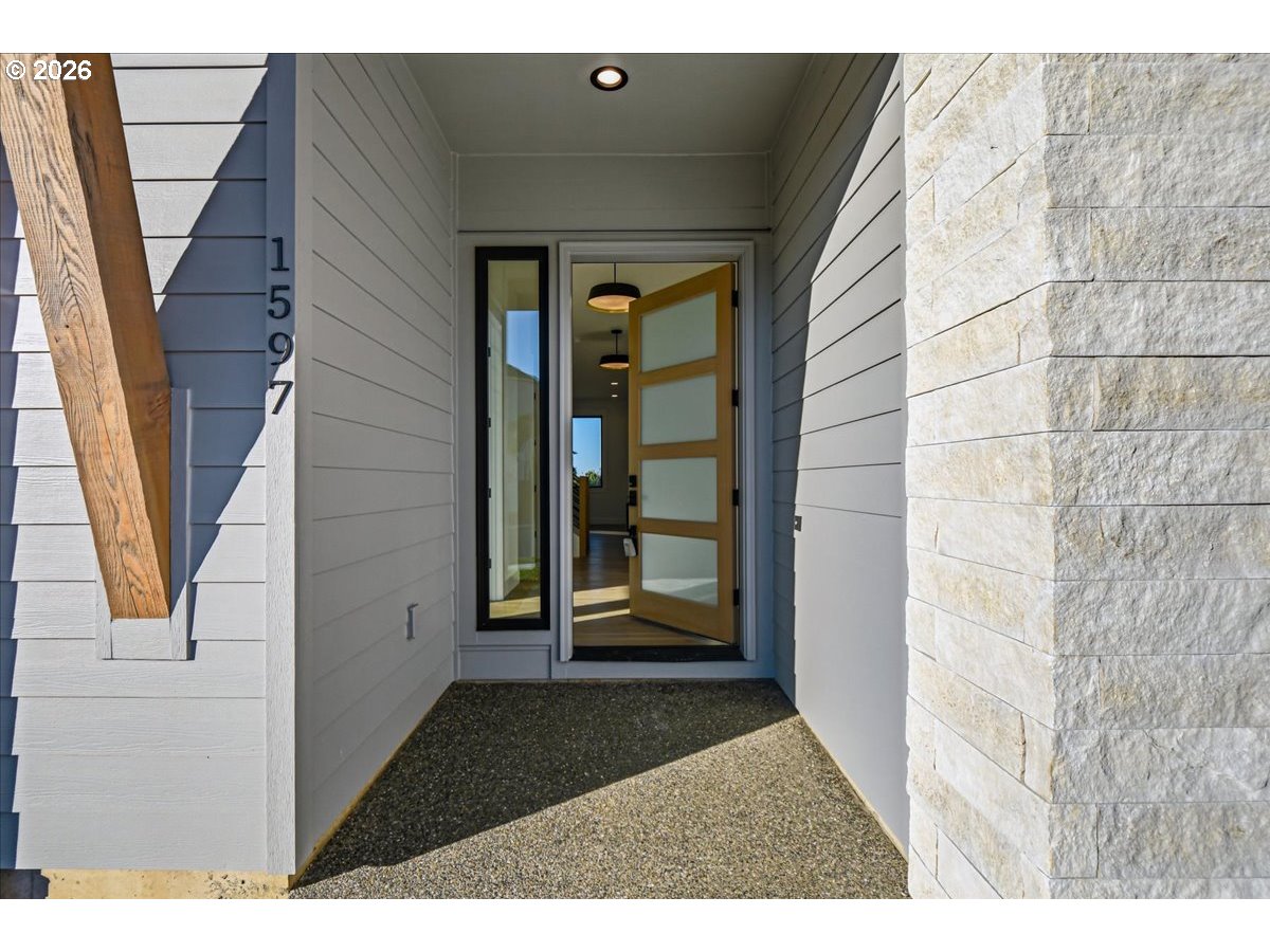 1597 Northwest Goodwin Street Camas, WA 98607 - Photo 3 of 48 Entrance/Foyer