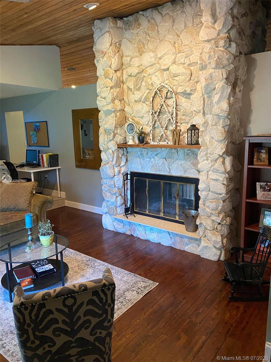 5631 Southwest 196th Lane Southwest Ranches, FL 33332 - Photo 5 of 10