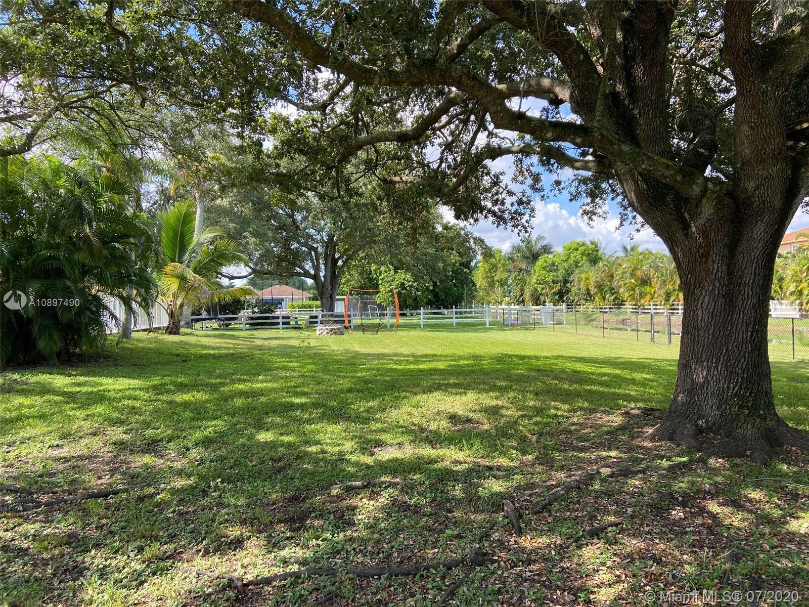 5631 Southwest 196th Lane Southwest Ranches, FL 33332 - Photo 8 of 10