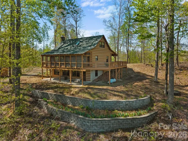 $725,000 | 178 Table Rock Drive, Saluda, NC 28773