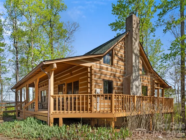 $725,000 | 178 Table Rock Drive, Saluda, NC 28773