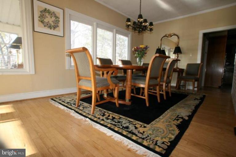 466 Forelands Road Annapolis, MD 21401 - Photo 11 of 30 Dining Area