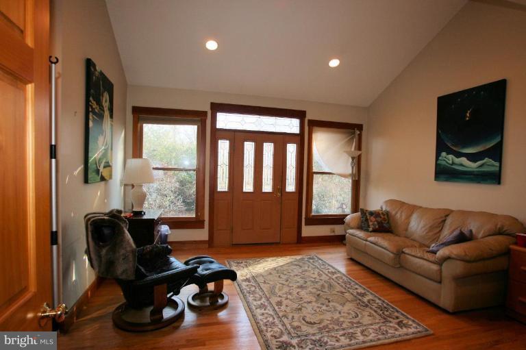 466 Forelands Road Annapolis, MD 21401 - Photo 18 of 30 Entry to guest home. 2 bedrooms, one bath.
