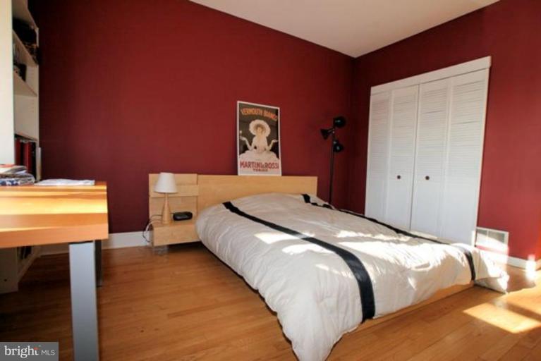 466 Forelands Road Annapolis, MD 21401 - Photo 8 of 30 Waterfront bedroom #2