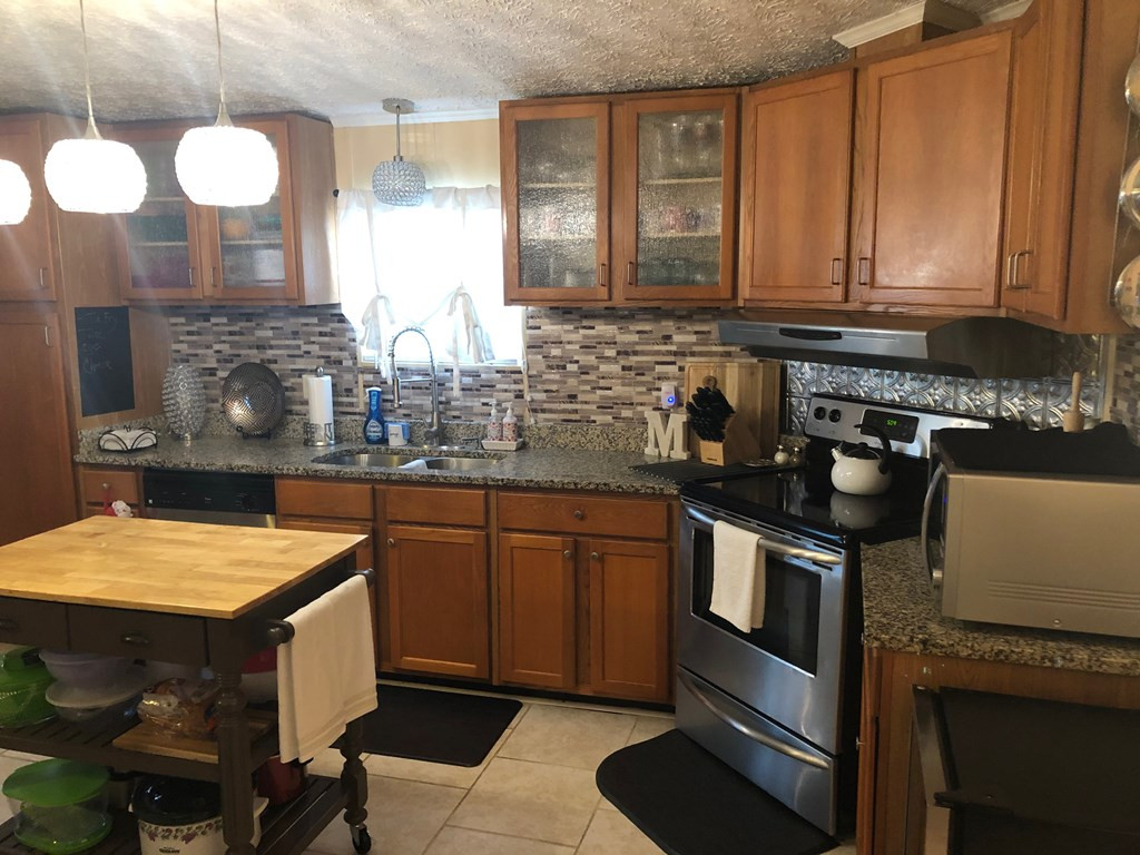 626 Indian Road Bowman, SC 29018 - Photo 7 of 27 Kitchen with granite counter top