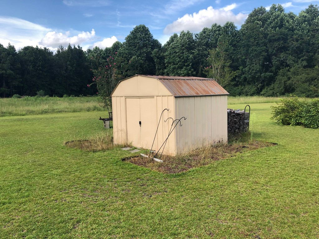 626 Indian Road Bowman, SC 29018 - Photo 8 of 27 Storage shed