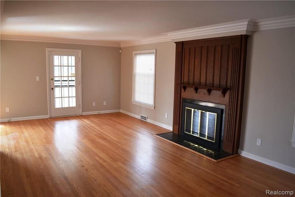 14321 Greenview Road Detroit, MI 48223 - Photo 6 of 9