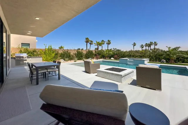 $1,900,000 | 960 Patina Lane, Palm Springs, CA 92262