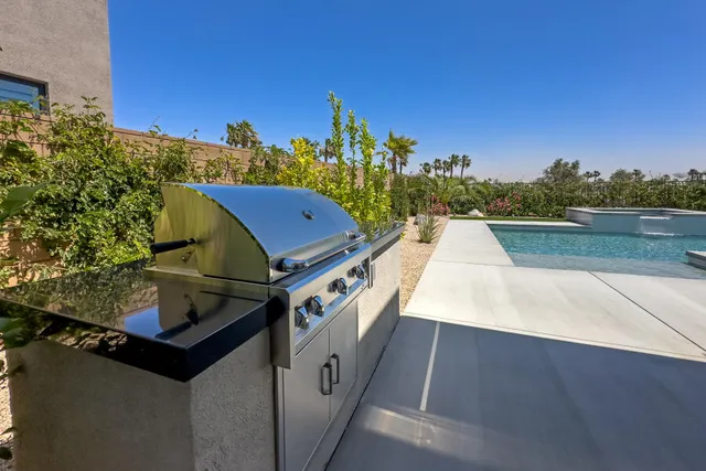 $1,900,000 | 960 Patina Lane, Palm Springs, CA 92262