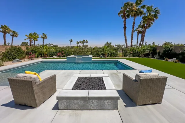 $1,900,000 | 960 Patina Lane, Palm Springs, CA 92262