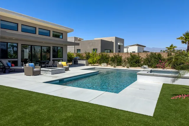 $1,900,000 | 960 Patina Lane, Palm Springs, CA 92262