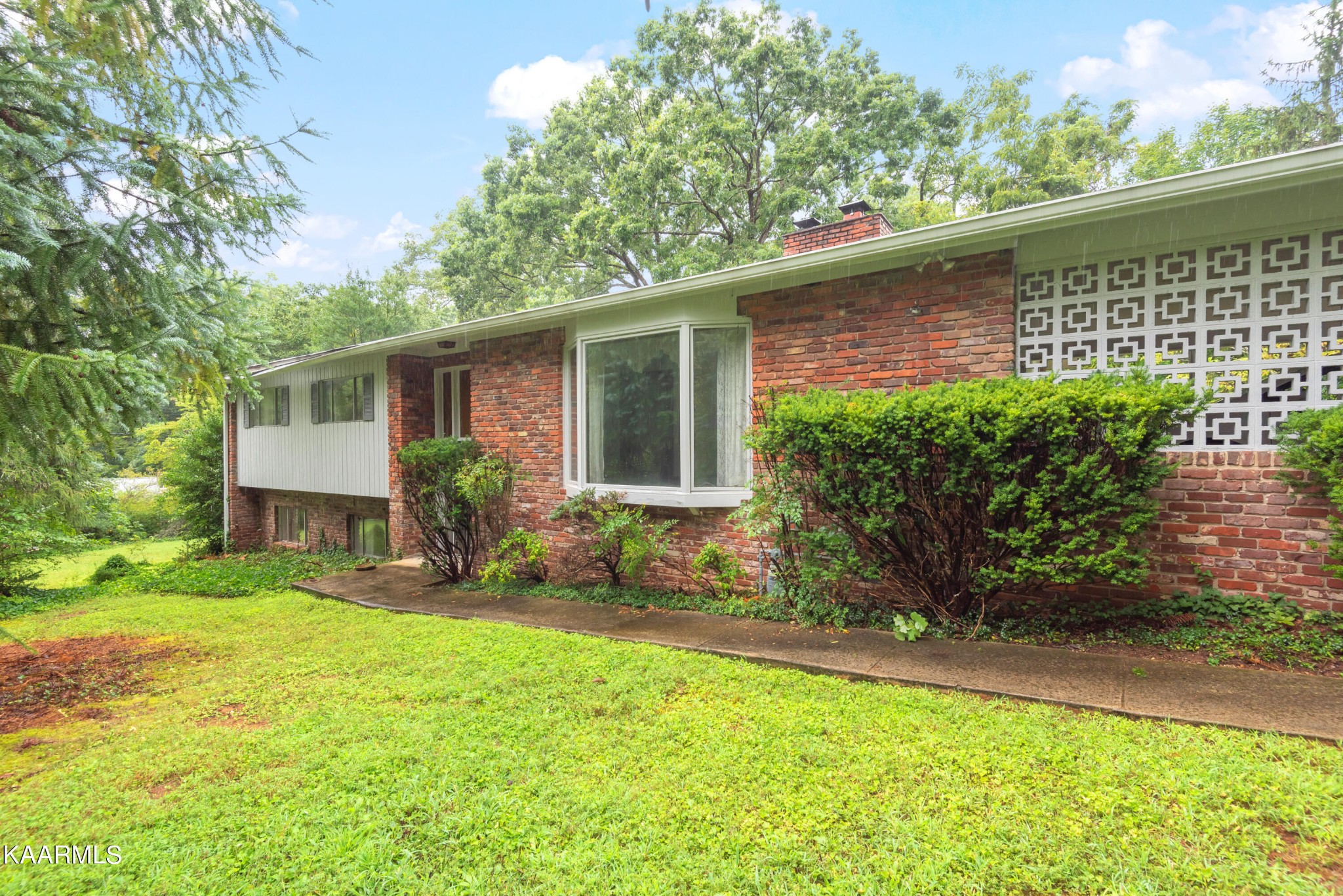 128 Wendover Circle Oak Ridge, TN 37830 - Photo 2 of 38 Gallery Image 2