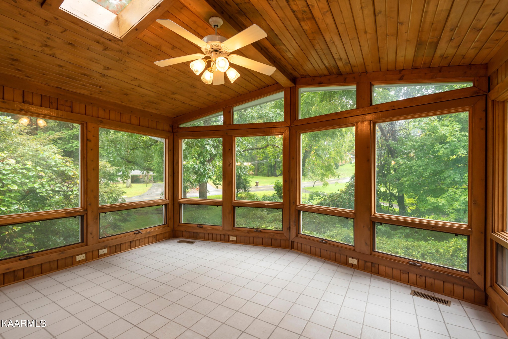 128 Wendover Circle Oak Ridge, TN 37830 - Photo 6 of 38 Gallery Image 6