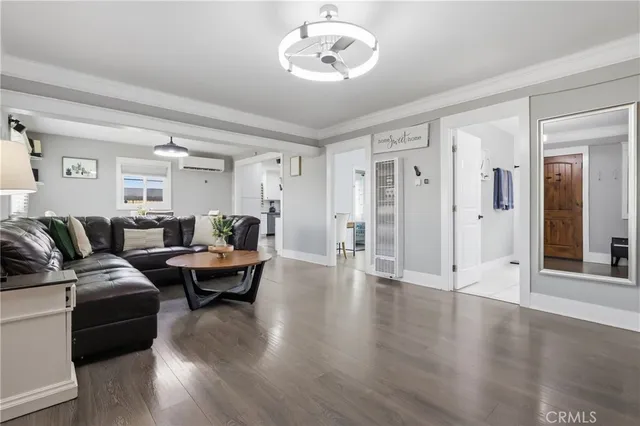 $3,850 | 816 West 120th Street, Los Angeles, CA 90044