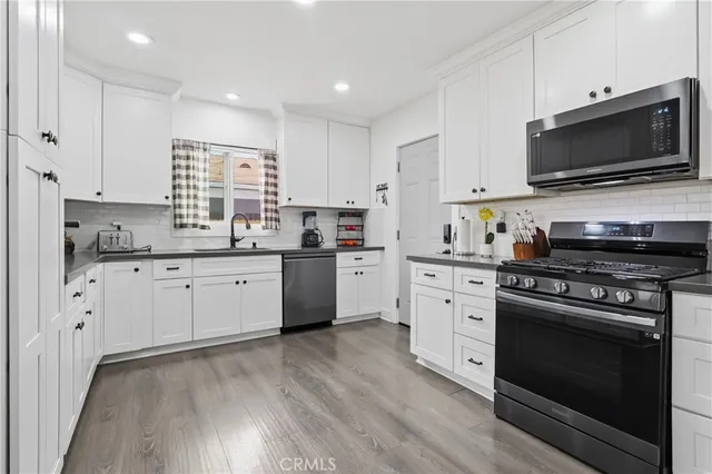 $3,850 | 816 West 120th Street, Los Angeles, CA 90044