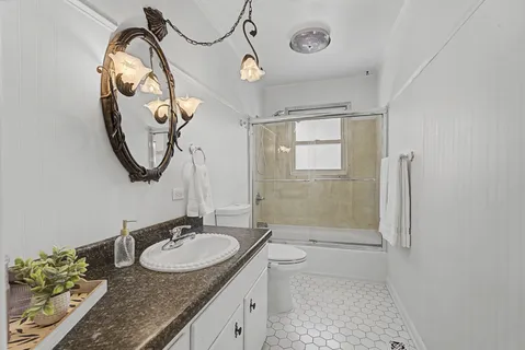 $430,000 | 1226 Coffee Avenue, Murfreesboro, TN 37129