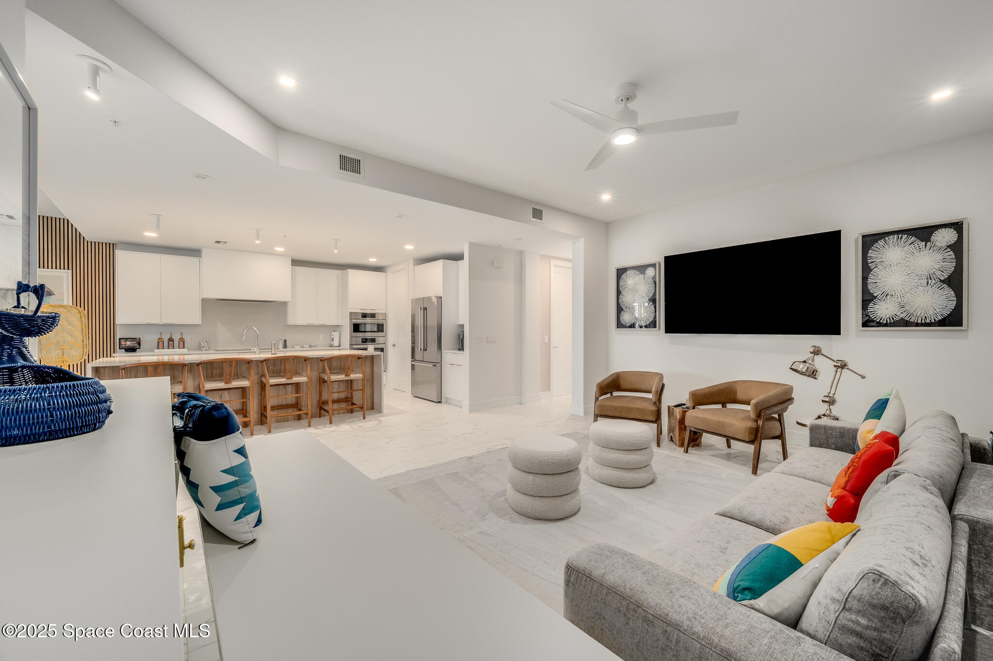 65 North Atlantic Avenue, Unit 404 Cocoa Beach, FL 32931 - Photo 23 of 57 family room