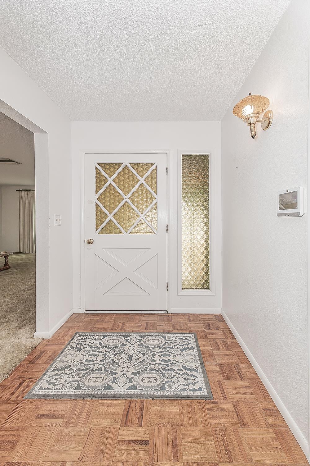 1350 Mill Street Selma, CA 93662 - Photo 5 of 47 an empty room with windows