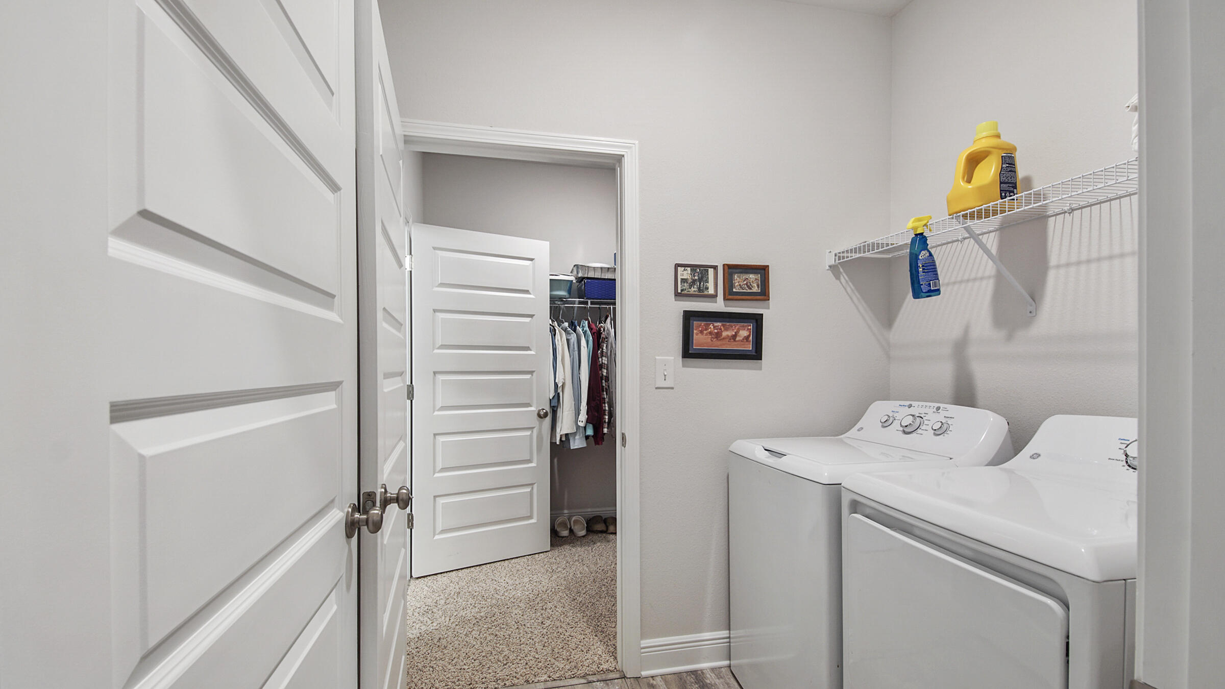 158 Lightning Bug Lane Freeport, FL 32439 - Photo 19 of 23 a view of walk in closet