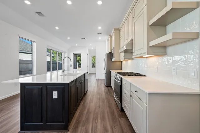 $2,000 | 4327 Camden Spgs Trail, Porter, TX 77365