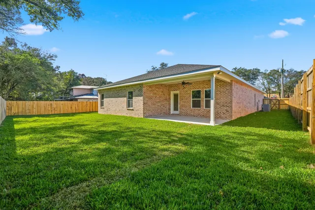 $575,000 | 717 Hazel Drive, Fort Walton Beach, FL 32547