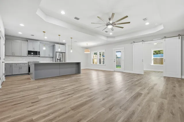 $575,000 | 717 Hazel Drive, Fort Walton Beach, FL 32547