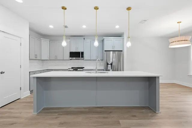 $575,000 | 717 Hazel Drive, Fort Walton Beach, FL 32547