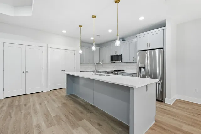 $575,000 | 717 Hazel Drive, Fort Walton Beach, FL 32547