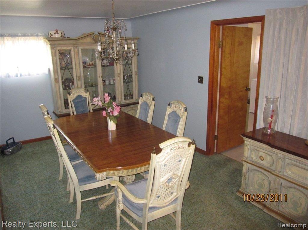 25100 Karr Road Belleville, MI 48111 - Photo 5 of 11 Dining