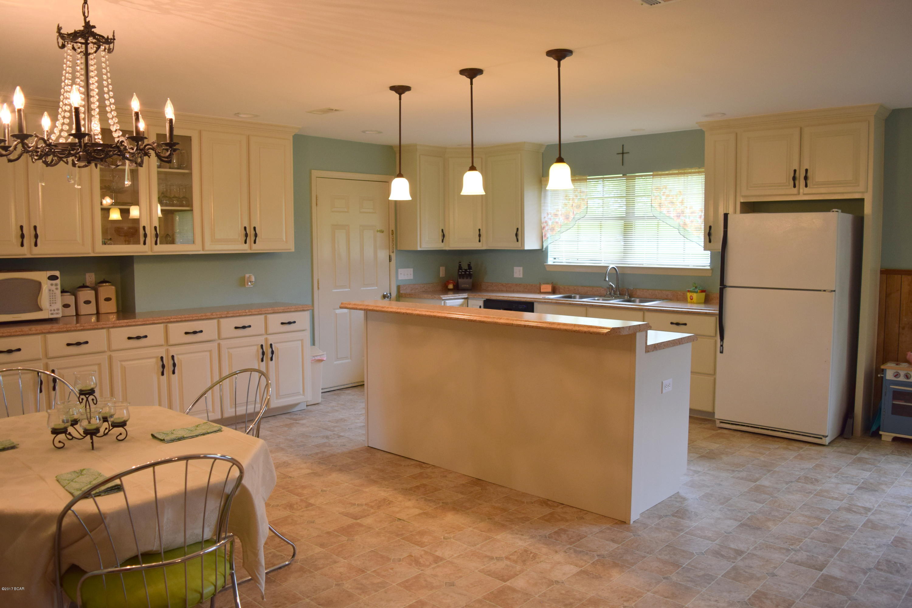 901 Layton Road Graceville, FL 32440 - Photo 3 of 22