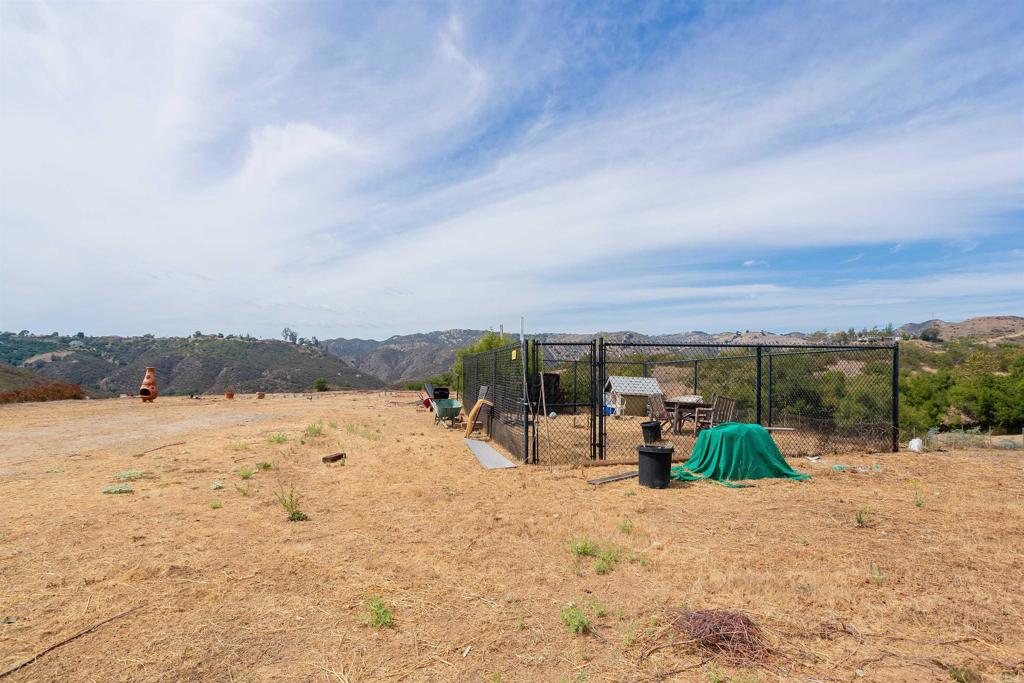 1738 Vía De Lago Fallbrook, CA 92028 - Photo 11 of 25