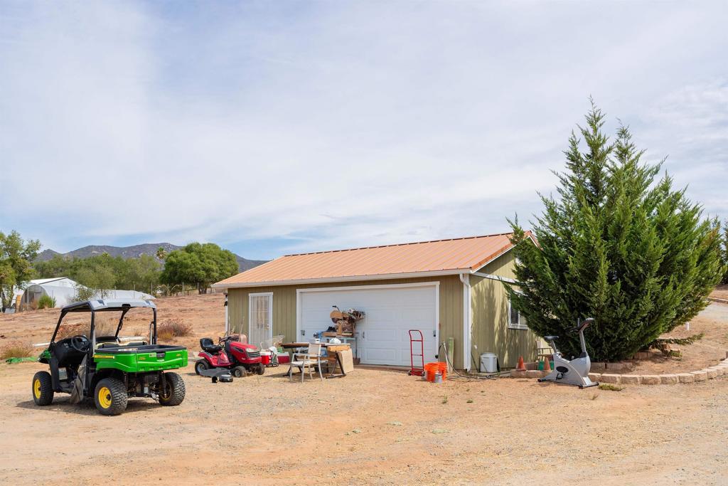 1738 Vía De Lago Fallbrook, CA 92028 - Photo 14 of 25