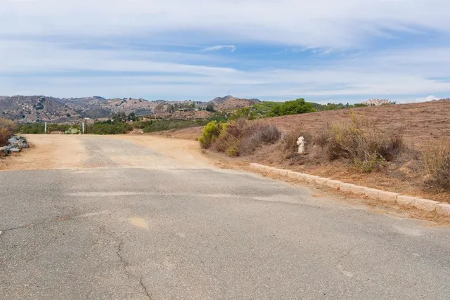 $365,000 | 1738 VÃa De Lago, Fallbrook, CA 92028