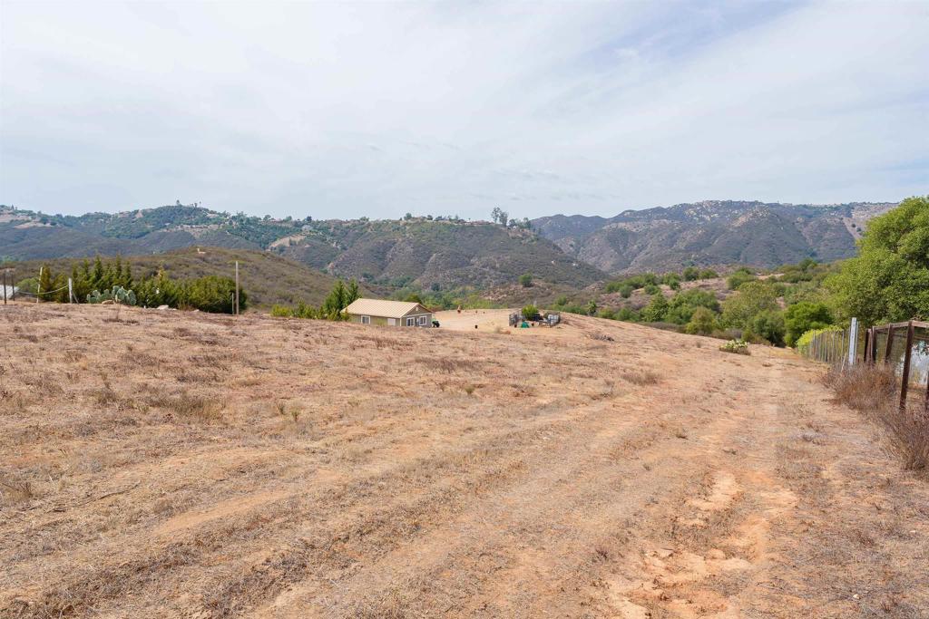 1738 Vía De Lago Fallbrook, CA 92028 - Photo 10 of 25