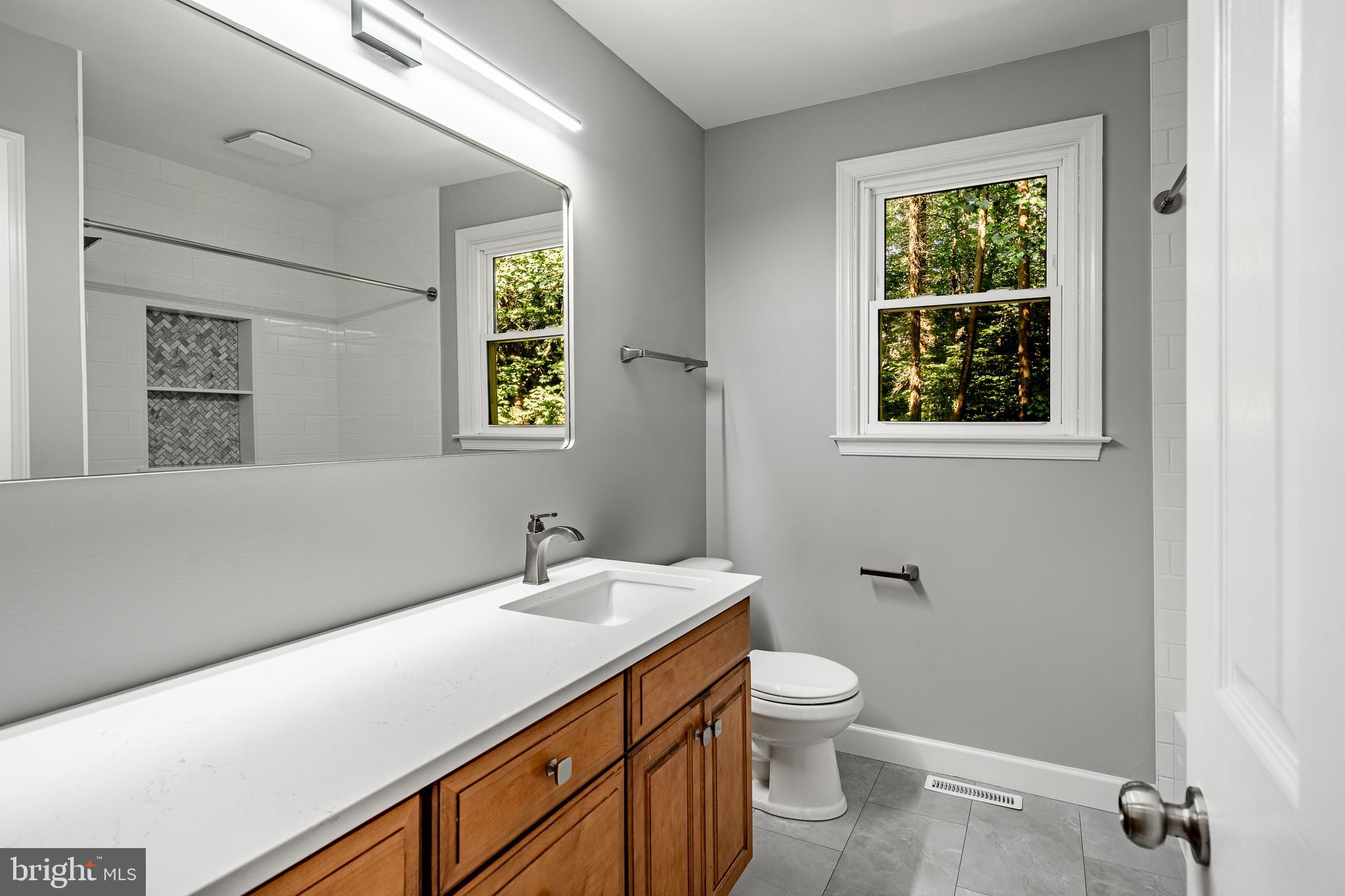 4 Blue Jay Drive Newark, DE 19713 - Photo 35 of 59 Bathoom