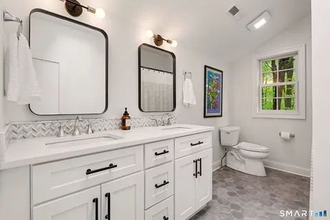 $1,295,000 | 174 East Lane, Stamford, CT 06905