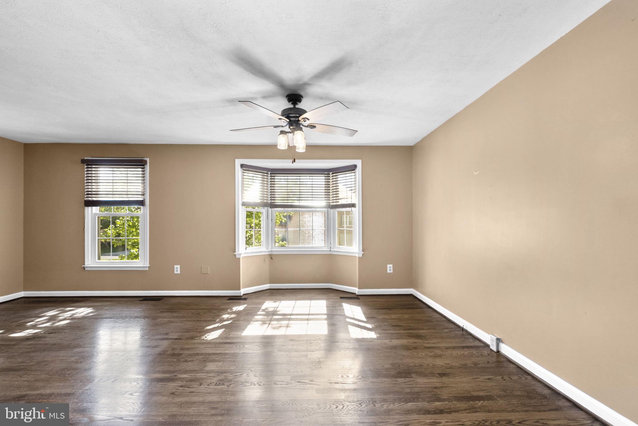 8004 Broken Reed Court Frederick, MD 21701 - Photo 4 of 49 Living Room