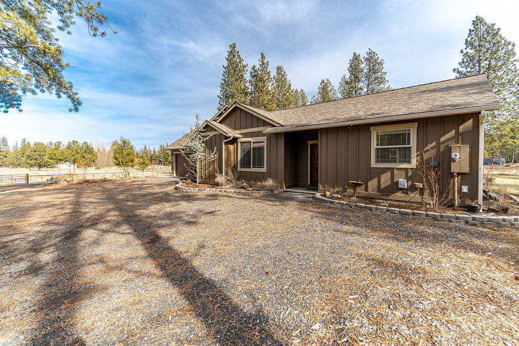 19435 Calico Road Bend, OR 97702 - Photo 38 of 73 RileyVisualsa-22