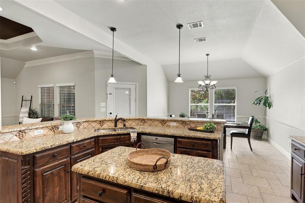 107 Chance Court Springtown, TX 76082 - Photo 7 of 31 Gallery Image 7