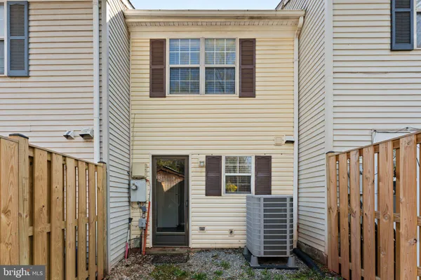 $399,900 | 34 Palmer Court, Sterling, VA 20165