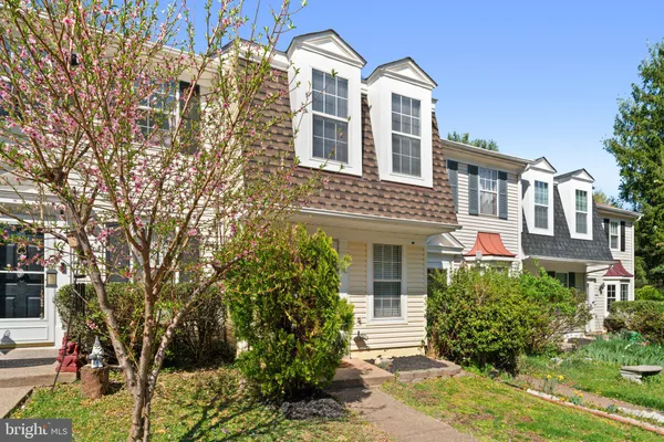 $399,900 | 34 Palmer Court, Sterling, VA 20165