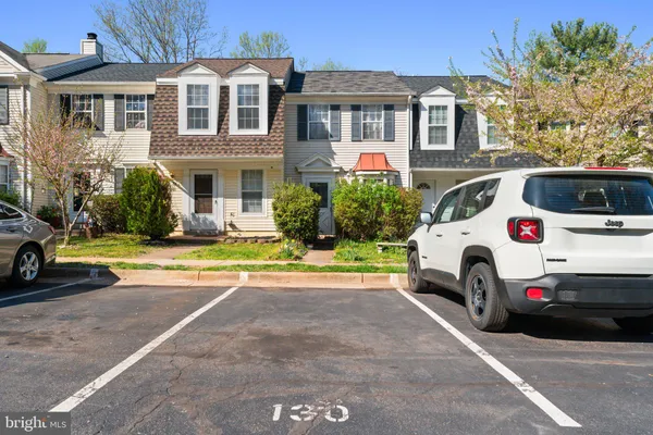 $399,900 | 34 Palmer Court, Sterling, VA 20165