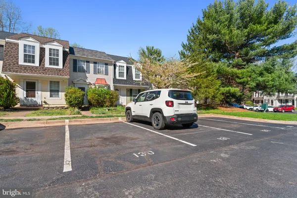 $399,900 | 34 Palmer Court, Sterling, VA 20165